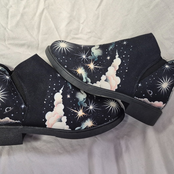 Rogue and Wolf (The New Dark) - Picture 7 of 9